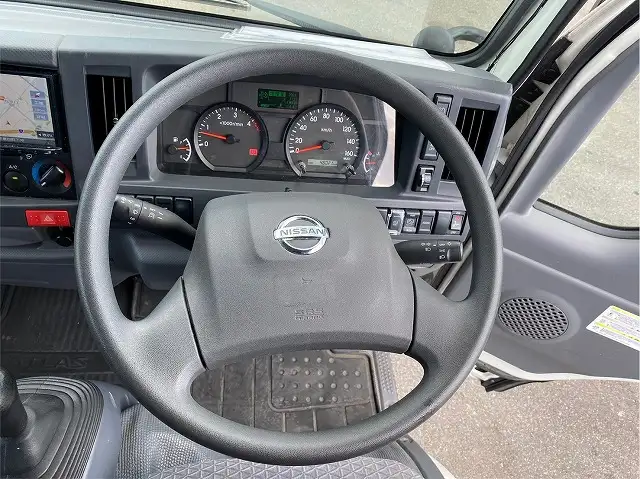 日産 アトラス 小型 平ボディ 10尺 2RG-AHR88A の中古トラック