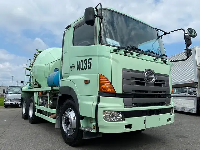 日野 プロフィア 大型 ミキサー・ポンプ ベッド BDG-FS1EKXAの中古トラック画像2