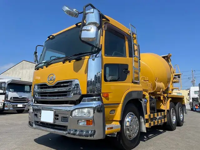 Amazon.co.jp: □創作□ UDトラックス新型クオン レッカー車