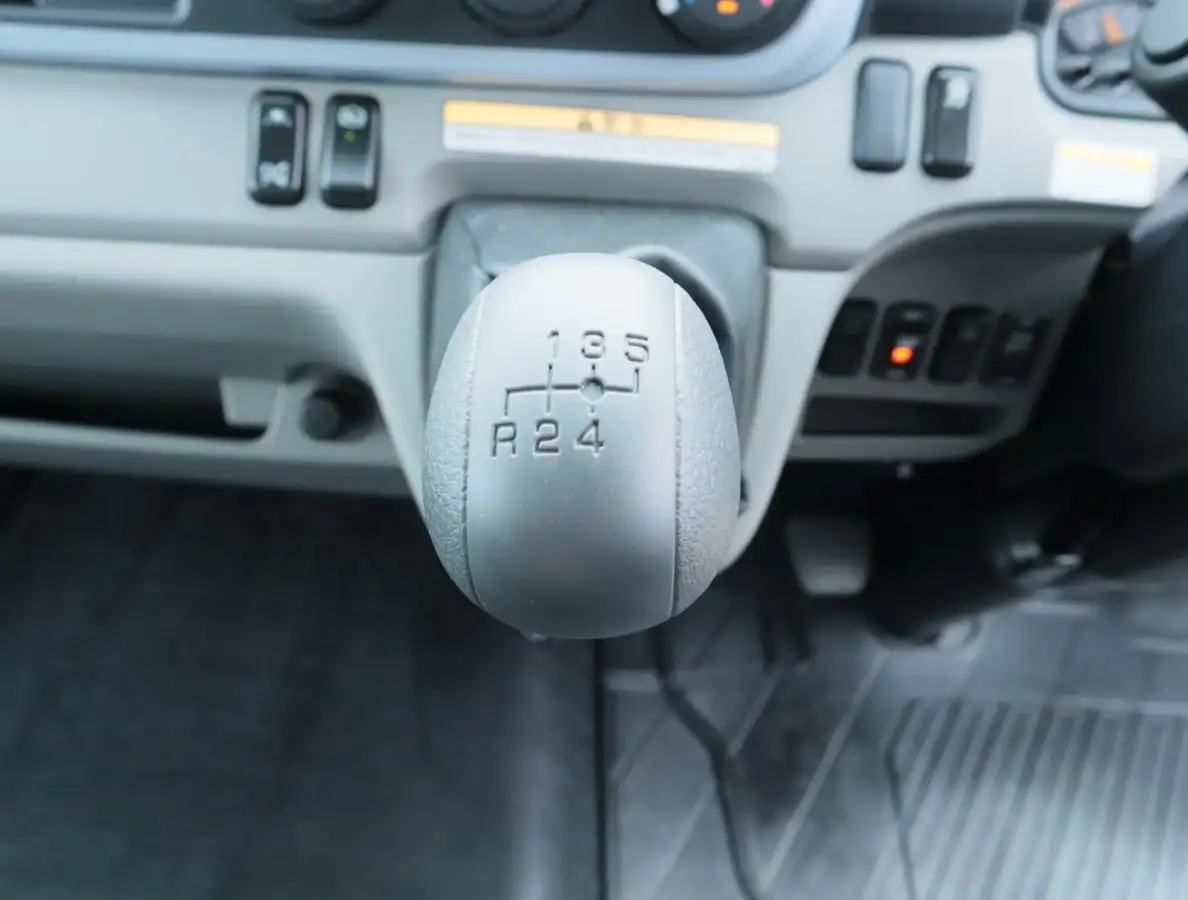 三菱 キャンター 小型 ウイング 2RG-FEB80 R5の中古トラック画像12