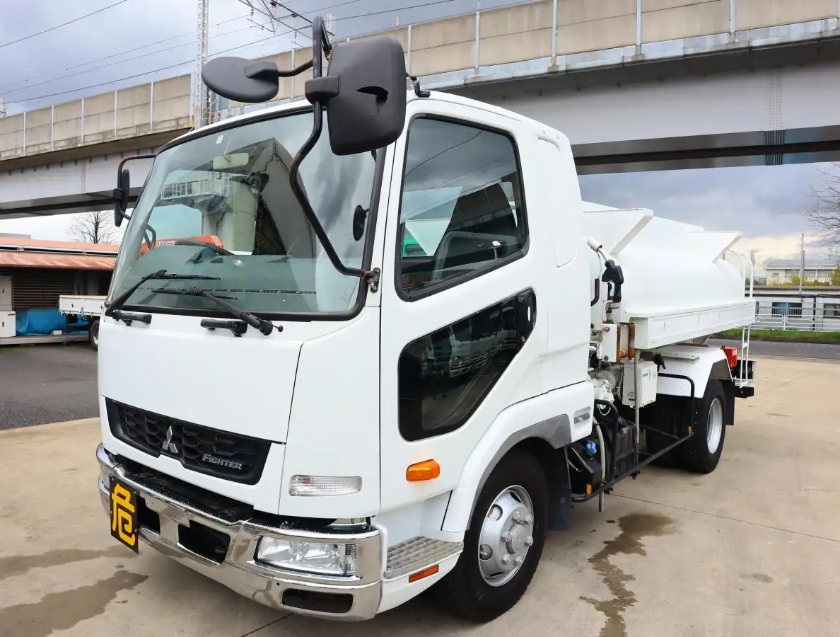 三菱 ファイター 中型/増トン タンク車 ローリー TKG-FK61Fの中古トラック画像1