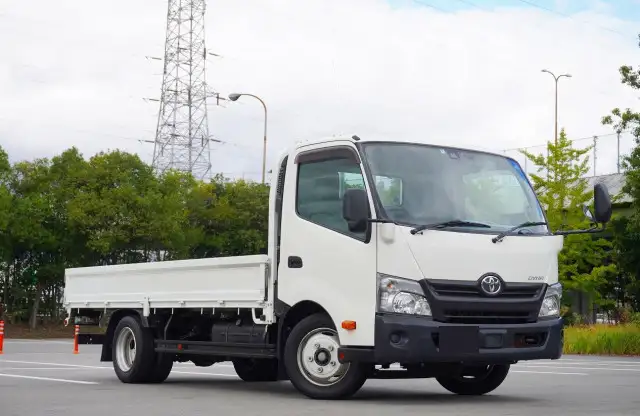 トヨタ ダイナ 小型 平ボディ 床鉄板 TPG-XZU710の中古トラック画像2
