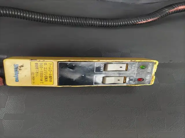 いすゞ エルフ 小型 アームロール ツインホイスト PB-NKR81ANの中古トラック画像8