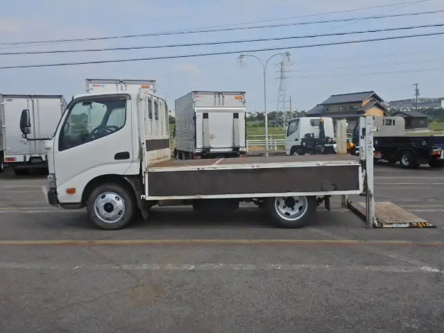 トヨタ ダイナ 小型 平ボディ パワーゲート 床鉄板の中古トラック画像4