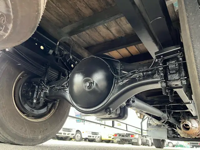 いすゞ フォワード 中型/増トン 平ボディ ベッド TKG-FRR90S2の中古トラック画像18