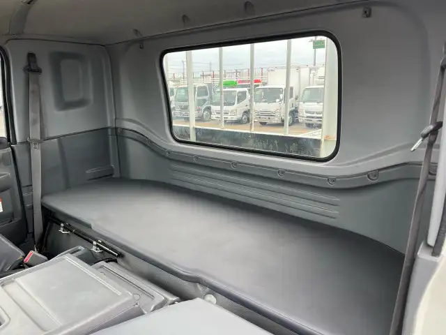 いすゞ フォワード 中型/増トン 平ボディ ベッド TKG-FRR90S2の中古トラック画像12
