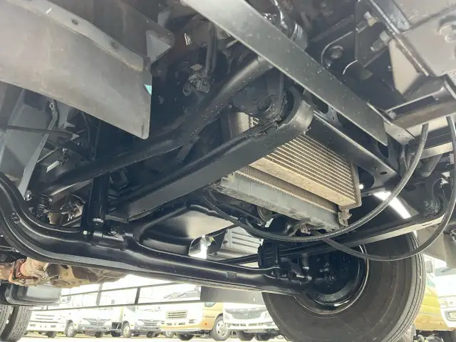いすゞ フォワード 中型/増トン 平ボディ ベッド TKG-FRR90S2の中古トラック画像15