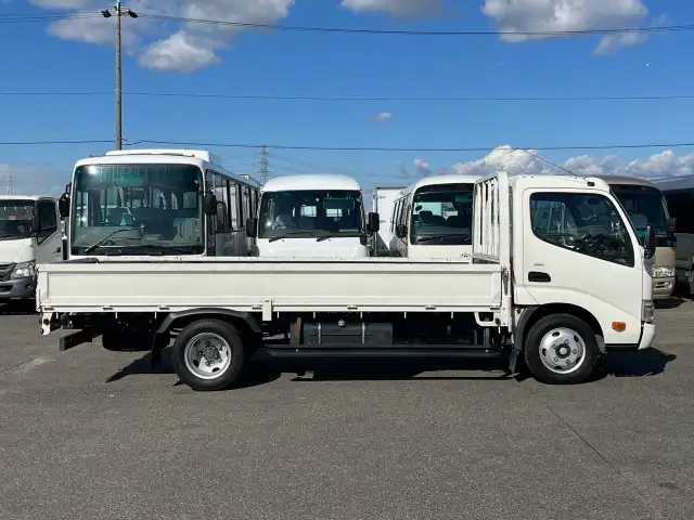 トヨタ ダイナ 小型 平ボディ TKG-XZU655 H27の中古トラック画像2