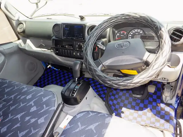 トヨタ ダイナ 小型 平ボディ 床鉄板 TKG-XZU605の中古トラック画像10