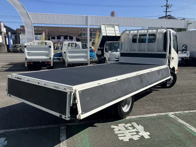 トヨタ ダイナ 小型 平ボディ 2RG-XZU710 R3の中古トラック画像3
