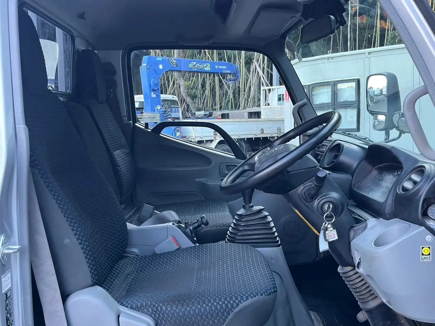 日野 デュトロ 小型 平ボディ 2RG-XZU655M R2の中古トラック画像11