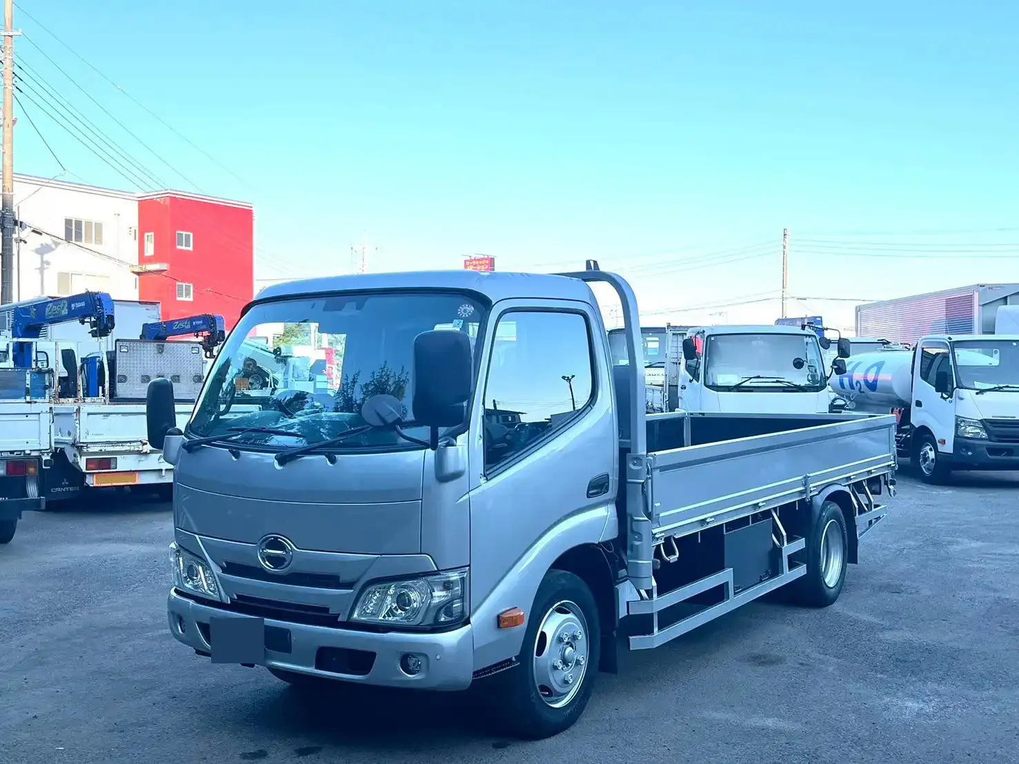 日野 デュトロ 小型 平ボディ 2RG-XZU655M R2の中古トラック画像1