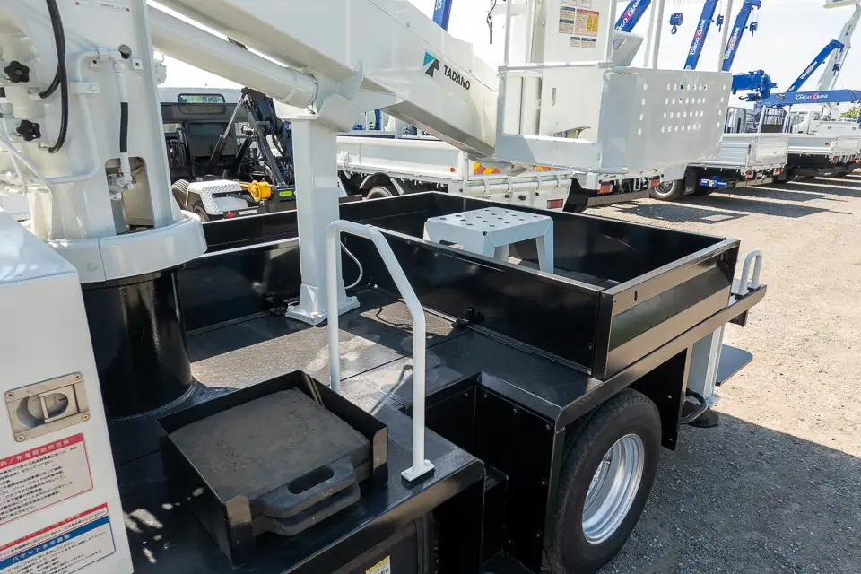 いすゞ エルフ 小型 高所・建柱車 高所作業車 BDG-NKR85Nの中古トラック画像11