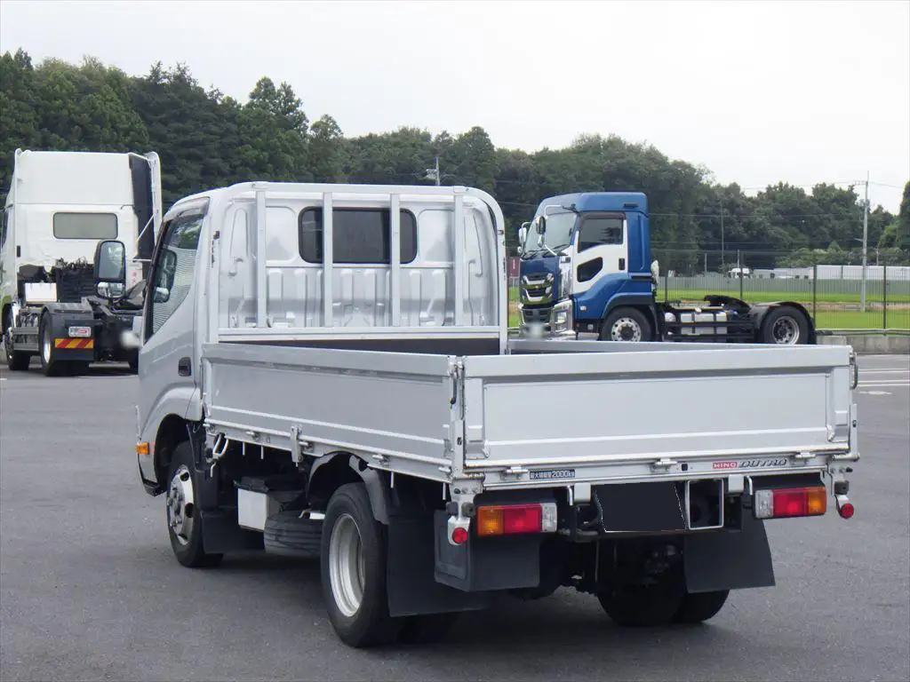 日野 デュトロ 小型 平ボディ 2RG-XZU605M R3の中古トラック画像6