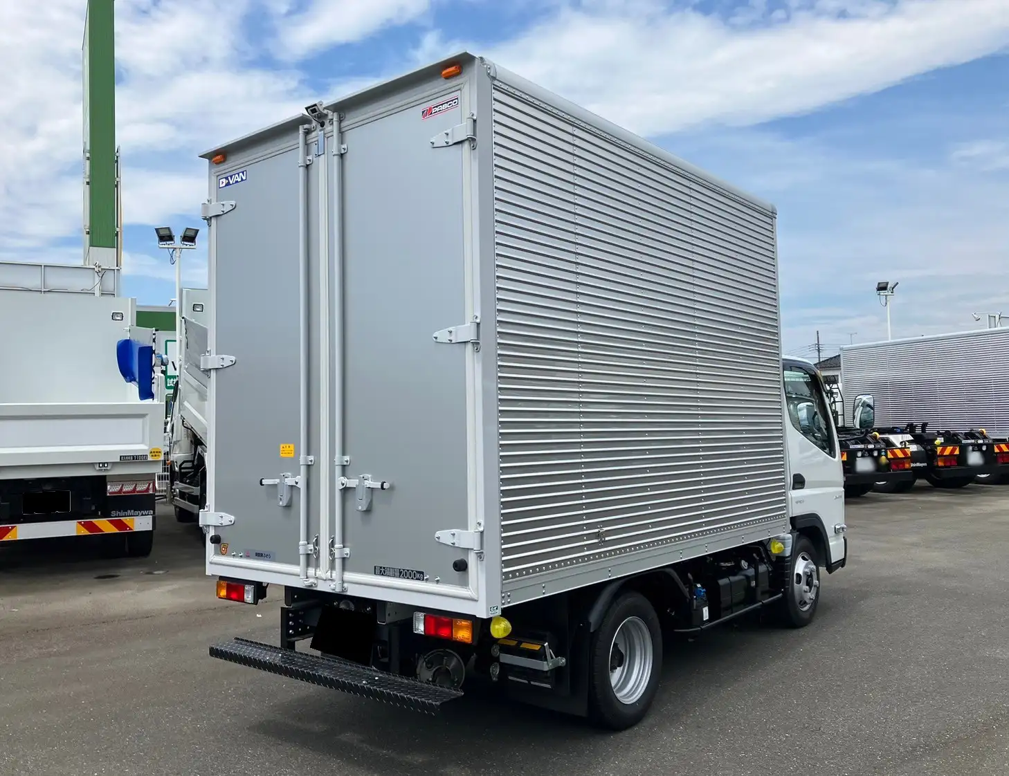 三菱 キャンター 小型 アルミバン 2RG-FBA20 R6の中古トラック画像2