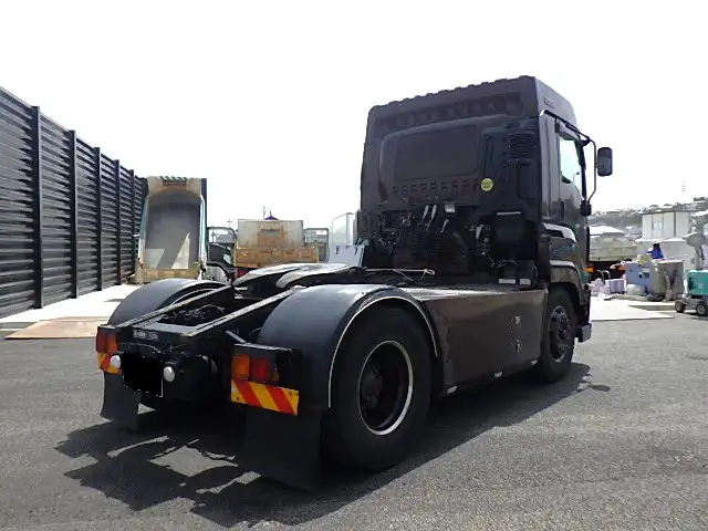 いすゞ ギガ 大型 トラクター ハイルーフ 1デフの中古トラック画像3