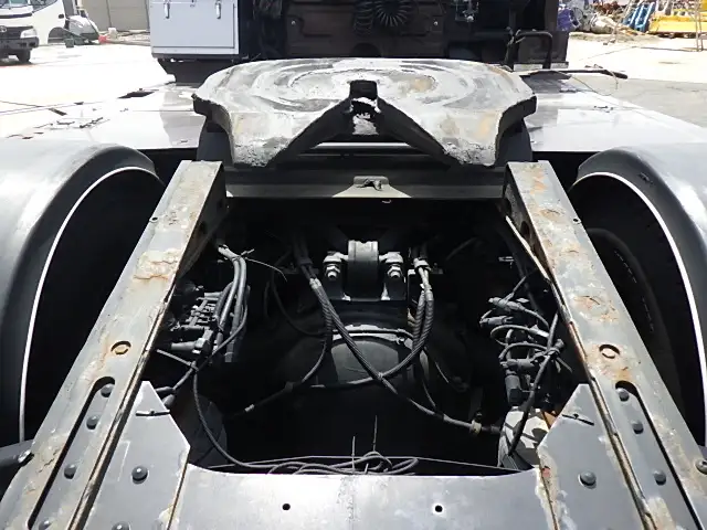 いすゞ ギガ 大型 トラクター ハイルーフ 1デフの中古トラック画像7