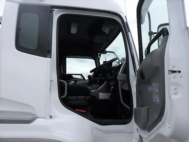 日産UD クオン 大型 トラクター 1デフ ベッドの中古トラック画像9