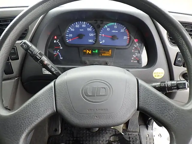 日産UD クオン 大型 トラクター 1デフ ベッドの中古トラック画像12