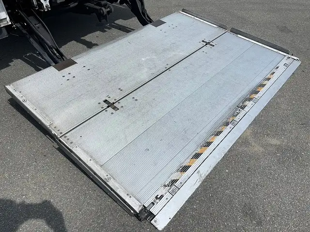 いすゞ フォワード 中型/増トン 冷凍冷蔵 低温 パワーゲートの中古トラック画像10