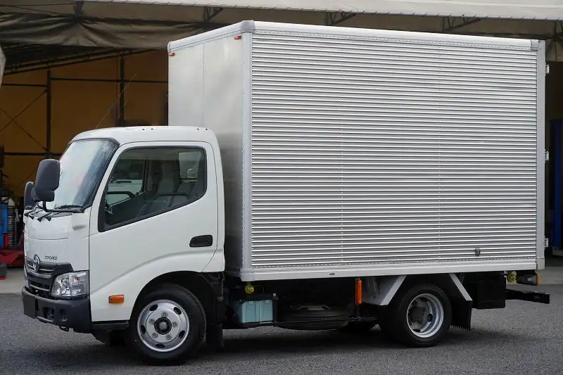 トヨタ トヨエース 小型 アルミバン TKG-XZU605 H29の中古トラック画像1