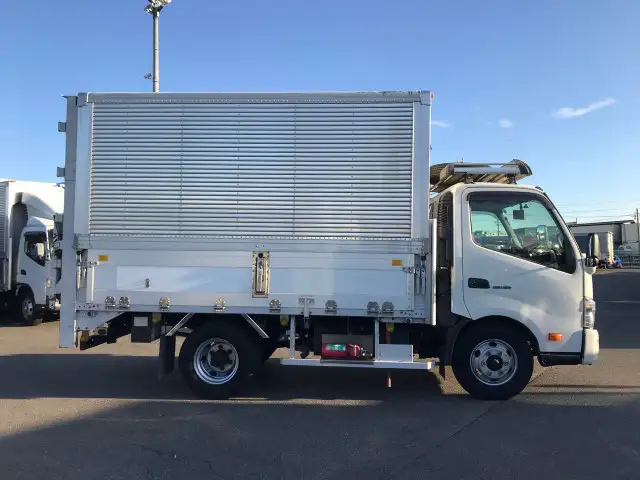 日野 デュトロ 小型 ウイング パワーゲート TKG-XZU700Mの中古トラック画像2