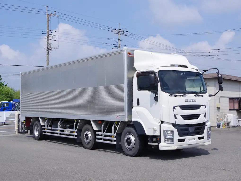 いすゞ ギガ 大型 アルミバン エアサス QKG-CYE77BZの中古トラック画像2