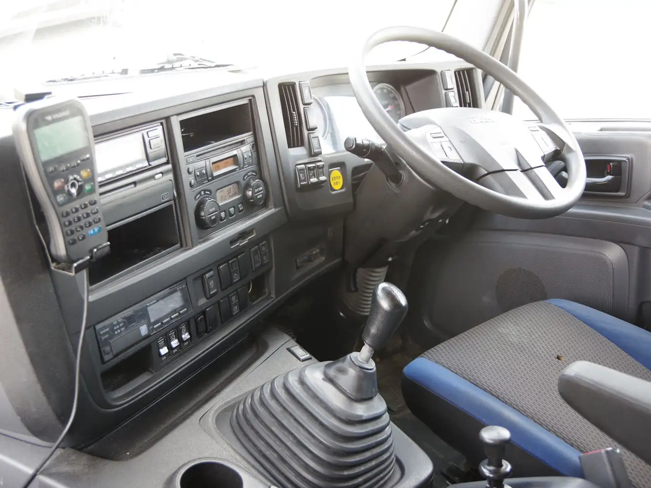 いすゞ ギガ 大型 アルミバン エアサス QKG-CYE77BZの中古トラック画像13