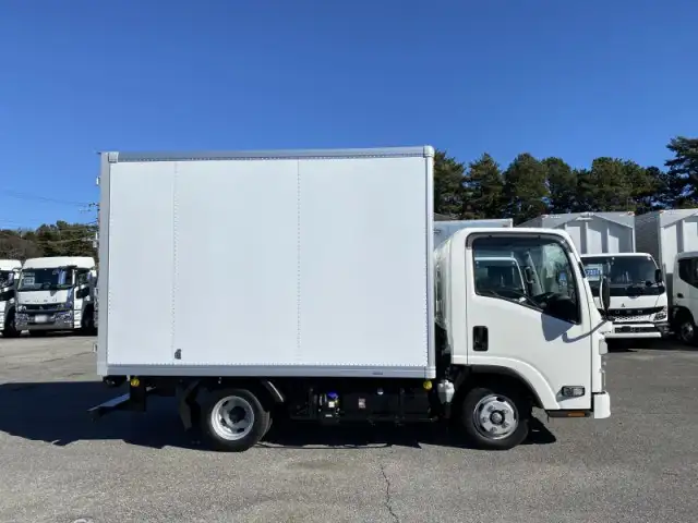 いすゞ エルフ 小型 アルミバン 2RG-NLR88AN R4の中古トラック画像4
