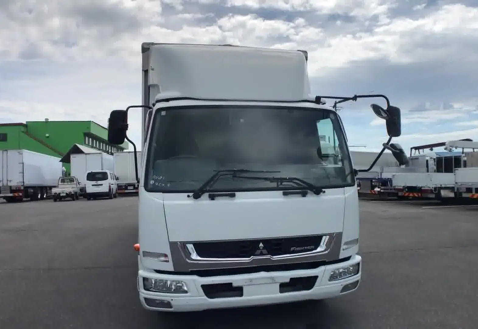 三菱 ファイター 中型/増トン ウイング エアサス ベッドの中古トラック画像2