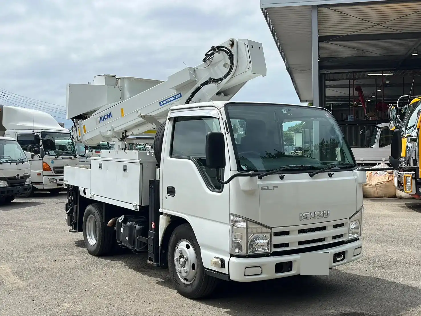 いすゞ エルフ 小型 高所・建柱車 高所作業車 電工仕様の中古トラック画像2