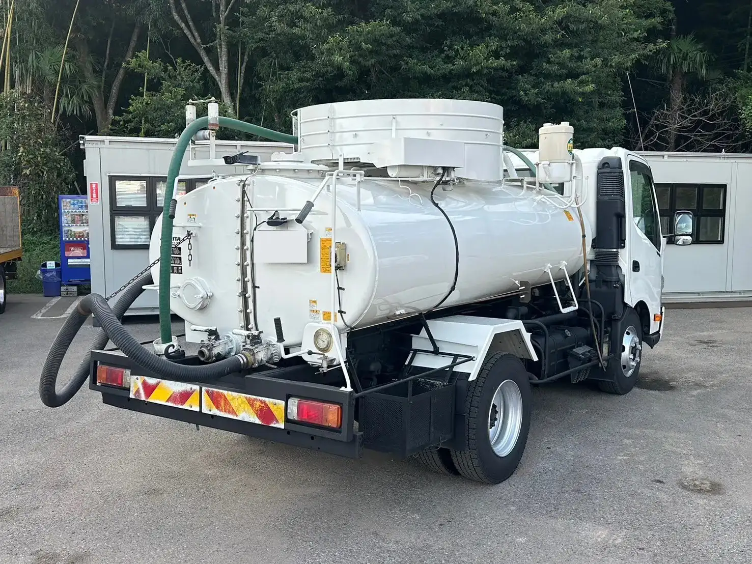 日野 デュトロ 小型 タンク車 バキューム TKG-XZU700Mの中古トラック画像3