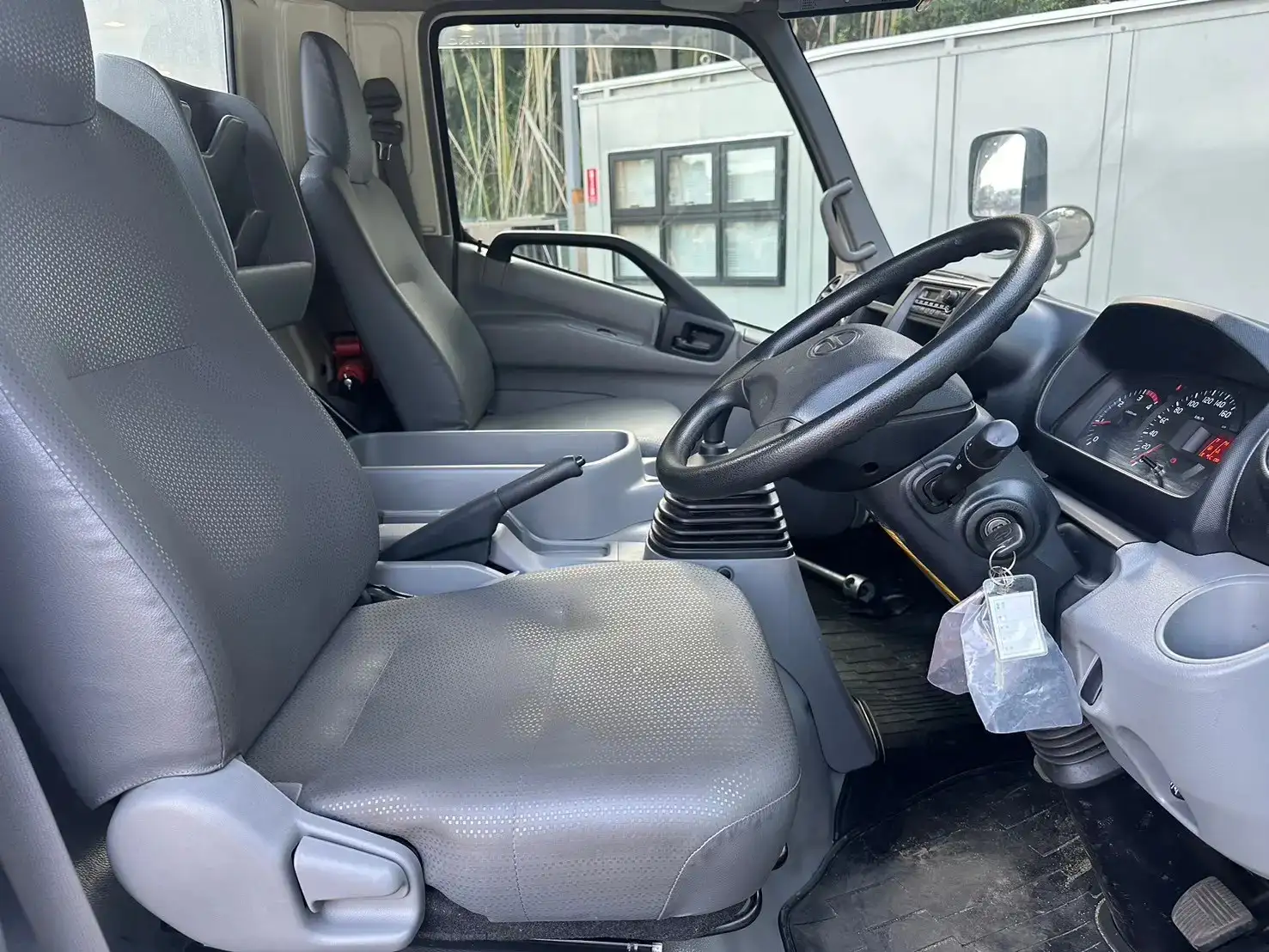 日野 デュトロ 小型 タンク車 バキューム TKG-XZU700Mの中古トラック画像11