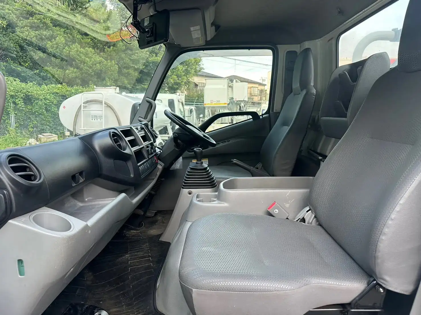 日野 デュトロ 小型 タンク車 バキューム TKG-XZU700Mの中古トラック画像12
