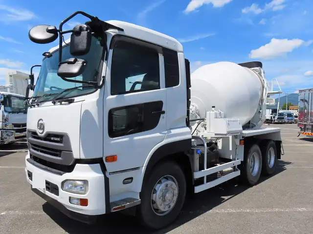 日産UD クオン 大型 ミキサー・ポンプ ベッド QKG-CW5XLの中古トラック画像1