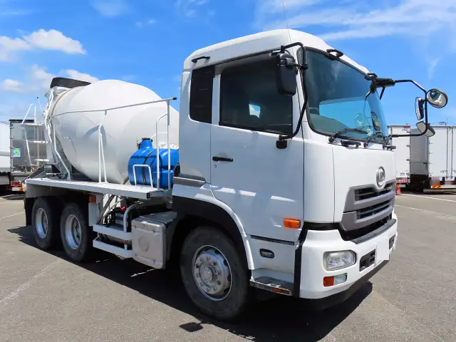 日産UD クオン 大型 ミキサー・ポンプ ベッド QKG-CW5XLの中古トラック画像2