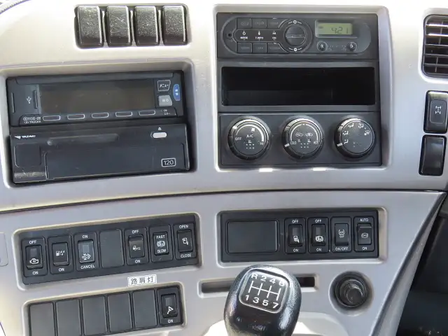 日産UD クオン 大型 ミキサー・ポンプ ベッド QKG-CW5XLの中古トラック画像13