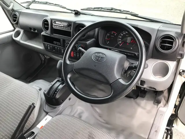 トヨタ トヨエース 小型 アルミバン サイドドア TKG-XZC605の中古トラック画像9