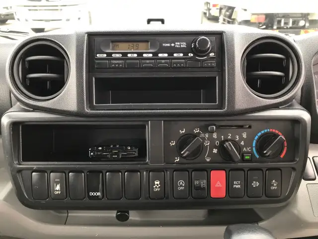 トヨタ トヨエース 小型 アルミバン サイドドア TKG-XZC605の中古トラック画像10