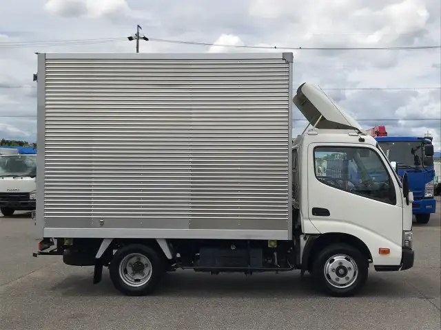 トヨタ トヨエース 小型 アルミバン サイドドア TKG-XZC605の中古トラック画像2