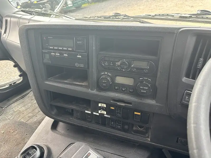 いすゞ ギガ 大型 トラクター ハイルーフ 2デフの中古トラック画像8
