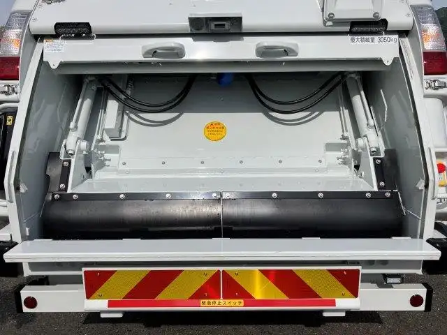 三菱 キャンター 小型 パッカー車 プレス式 2PG-FEB90の中古トラック画像4