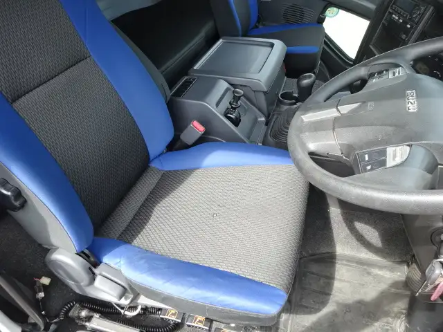 いすゞ ギガ 大型 ウイング ハイルーフ エアサスの中古トラック画像10