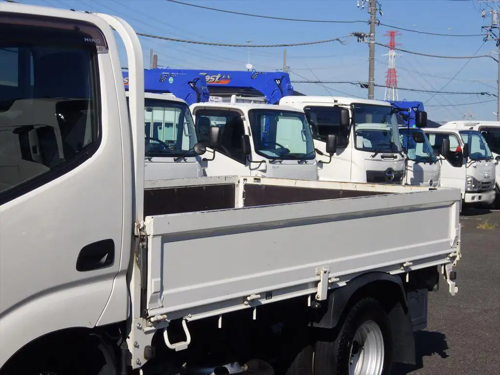 日野 デュトロ 小型 平ボディ 2RG-XZC605M R4の中古トラック画像6