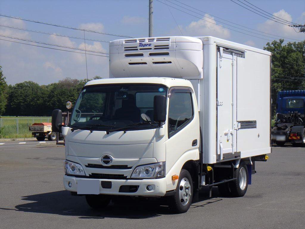 日野 デュトロ 小型 冷凍冷蔵 10尺 2RG-XZC605M