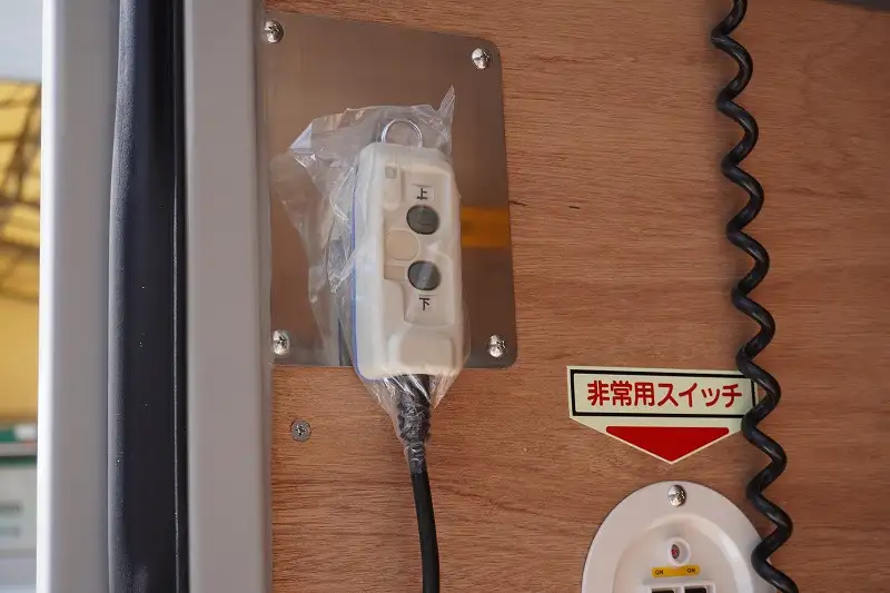 三菱 キャンター 小型 アルミバン パワーゲート サイドドアの中古トラック画像6