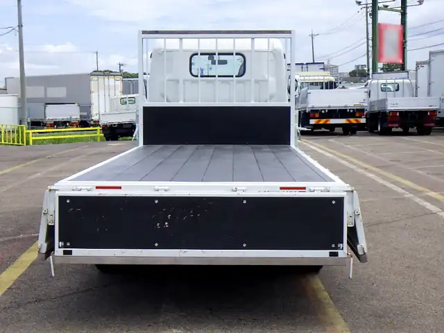三菱 キャンター 小型 平ボディ 2RG-FEA20 R5の中古トラック画像4