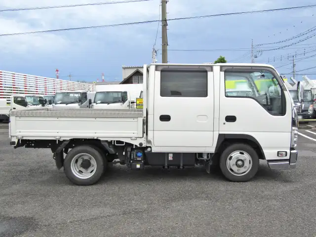 いすゞ エルフ 小型 平ボディ Wキャブ 2RG-NJR88Aの中古トラック画像3