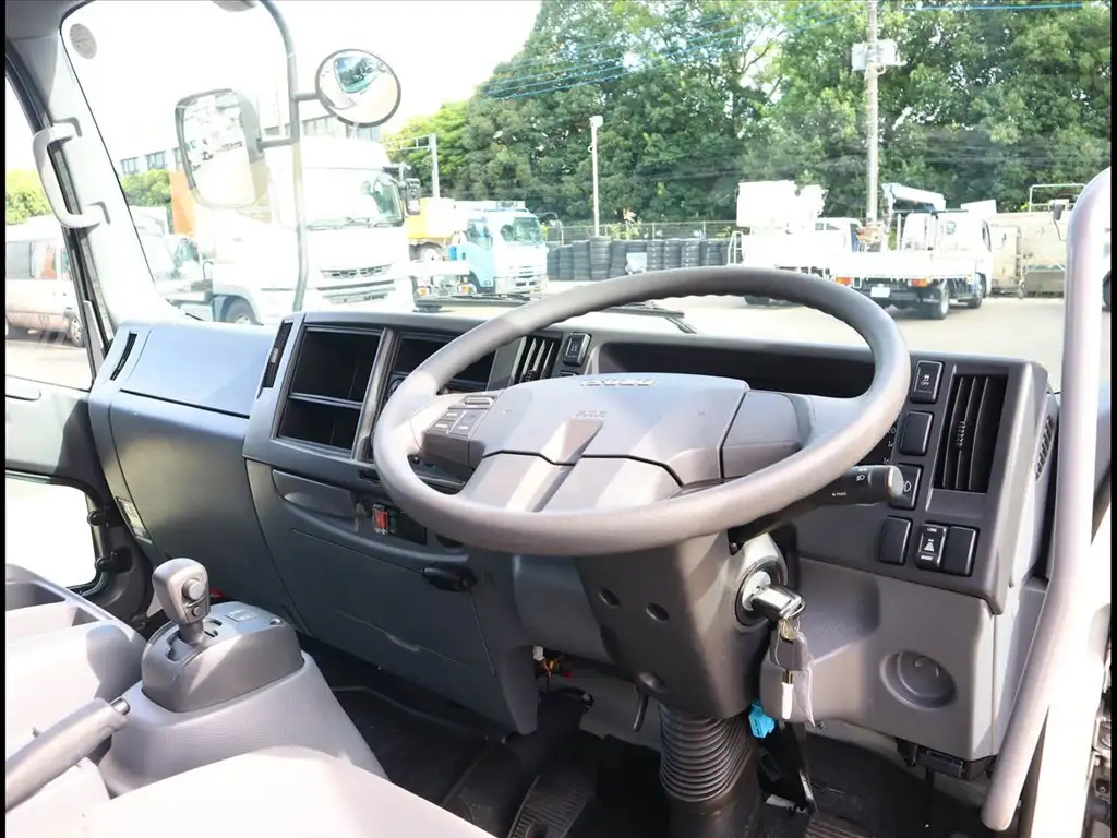 いすゞ フォワード 中型/増トン 平ボディ ベッド 2RG-FRR90S2の中古トラック画像11