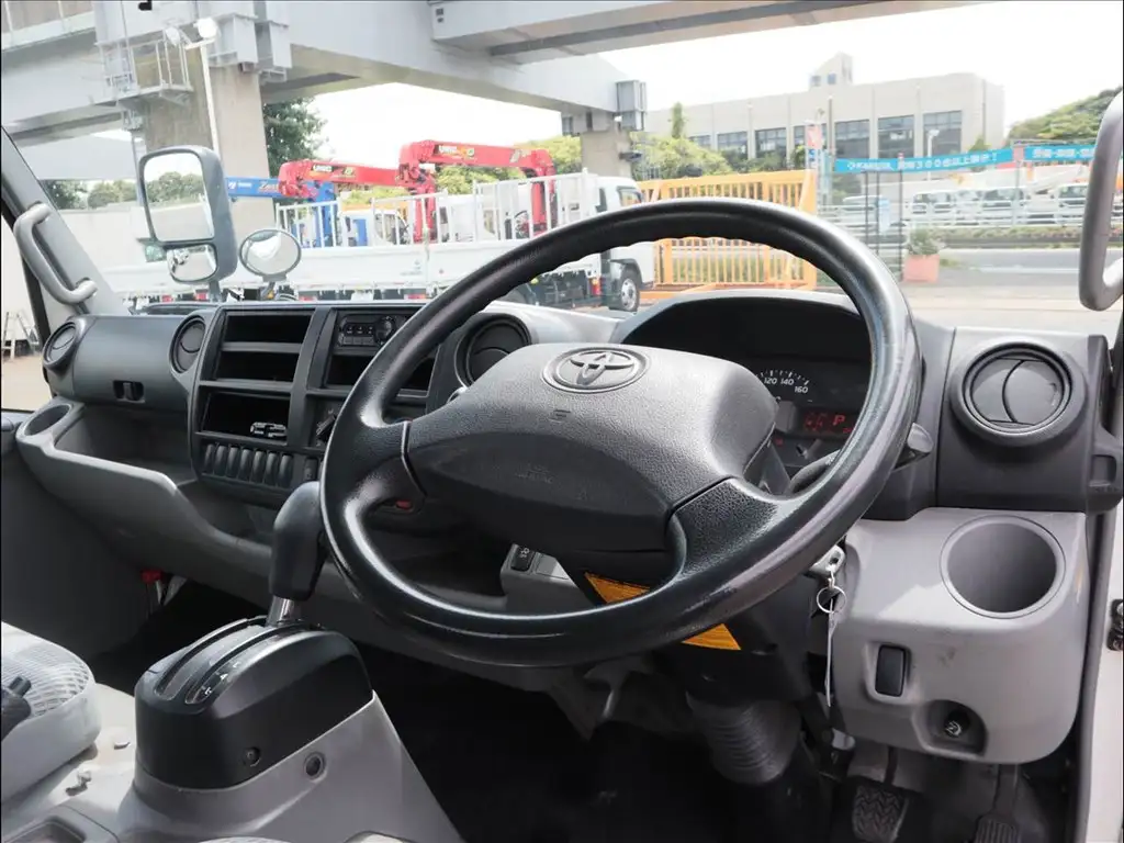 トヨタ ダイナ 小型 平ボディ TPG-XZC710 H30の中古トラック画像10